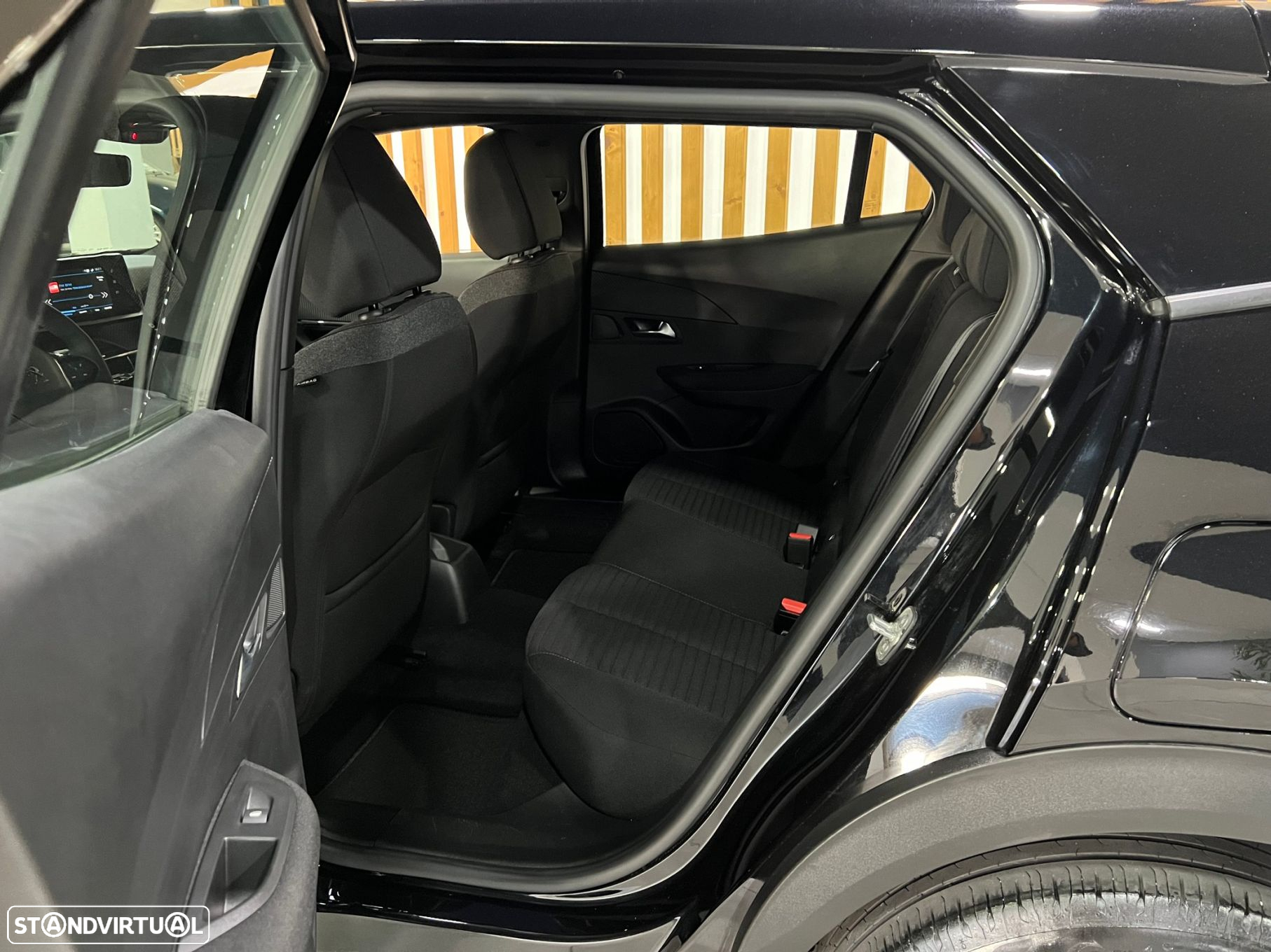 Peugeot 2008 1.2 PureTech Active Pack - 11