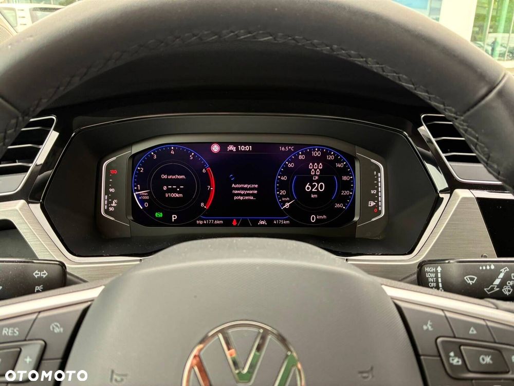 Volkswagen Touran - 18