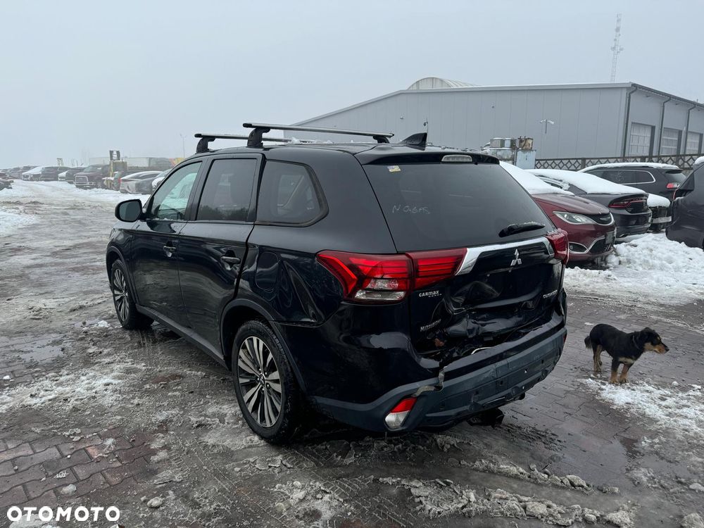 Mitsubishi Outlander - 16