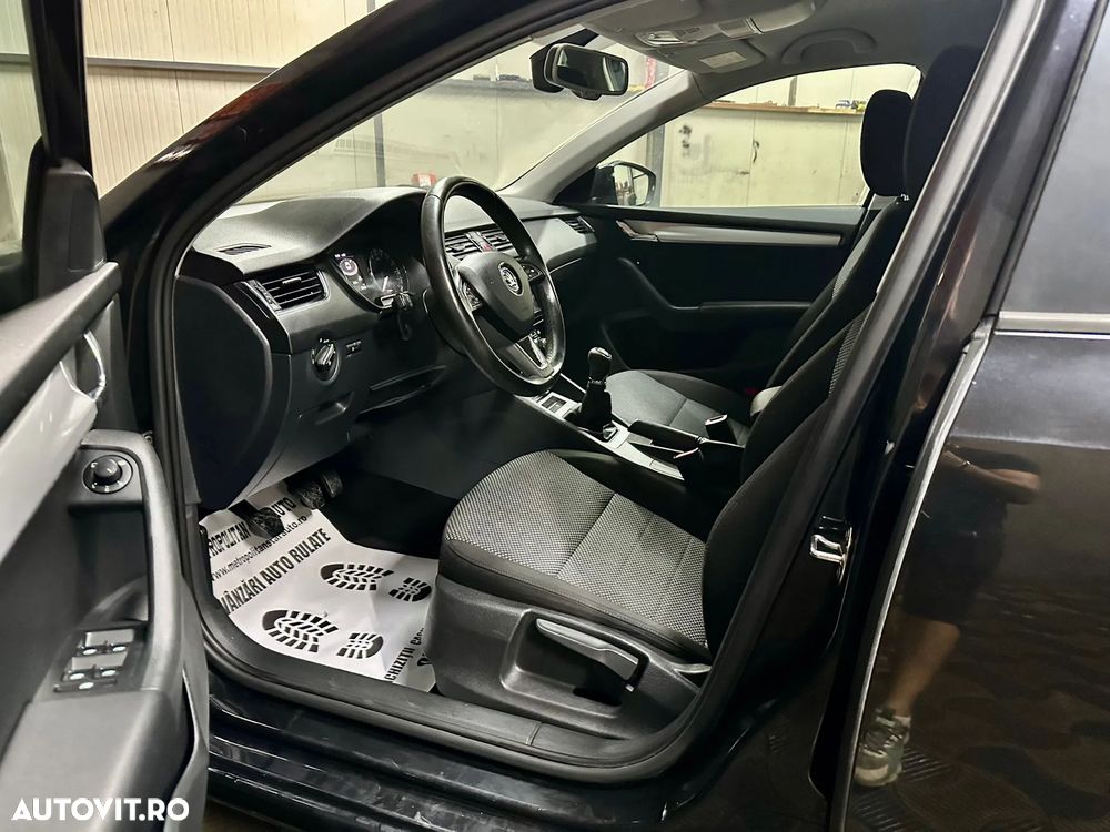 Skoda Octavia 1.6 TDI ELEGANCE - 6