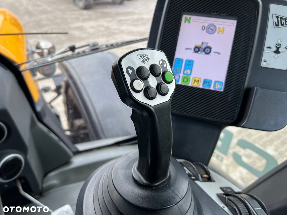 JCB Fastrac 8310 - 13