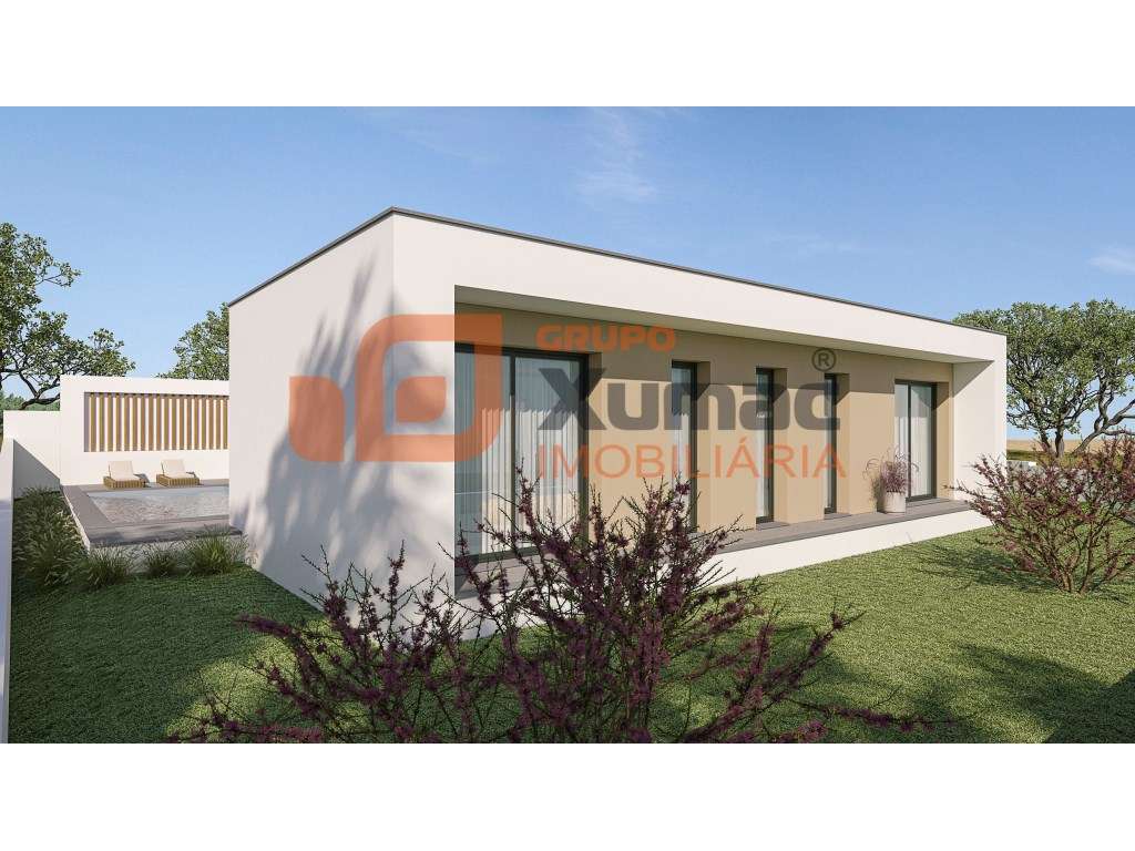 Moradia T3 térrea no Nadadouro com piscina - Grande imagem: 2/6