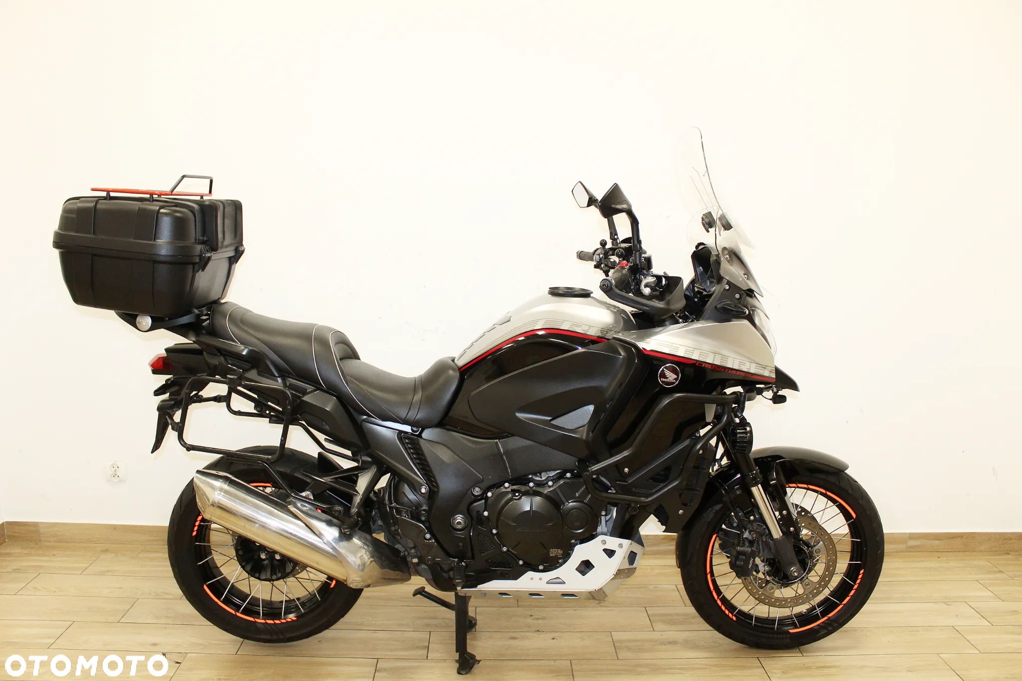 Honda VFR - 1