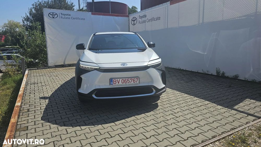 Toyota BZ4X 160 KW AWD (4x4) Luxury - 3