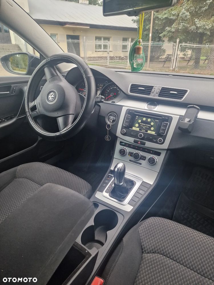 Volkswagen Passat - 9