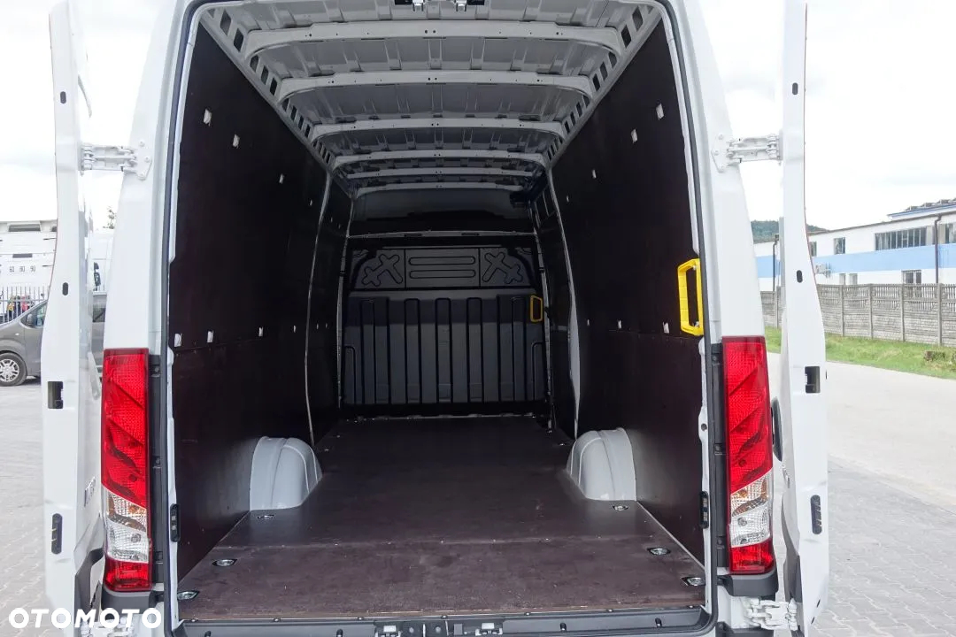 Iveco DAILY 35S16 / FURGON / BLASZAK / L4H2 / ROZSTAW OSI 410 CM /FAKTURA VAT 23% / NOWY !!! - 19