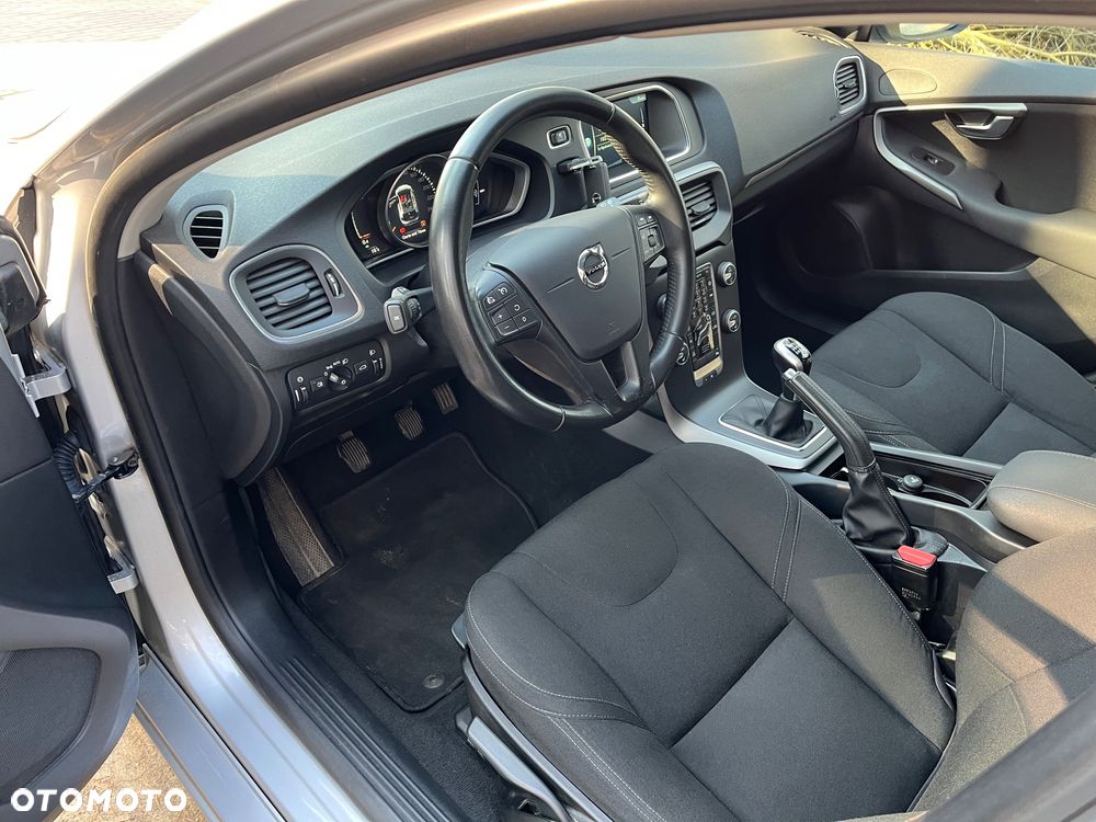 Volvo V40 D2 Kinetic - 14