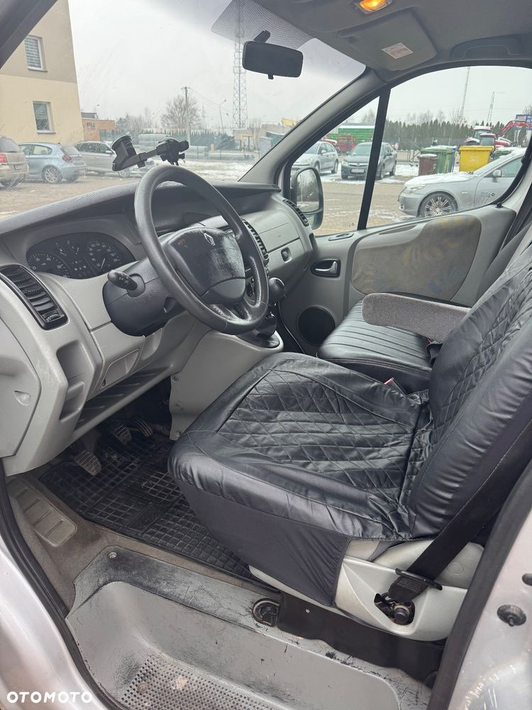 Renault Trafic Passenger - 9