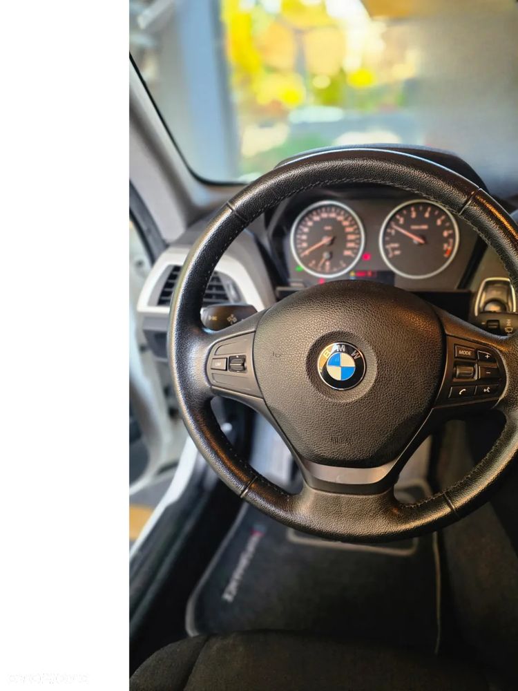 BMW Seria 1 114i - 15