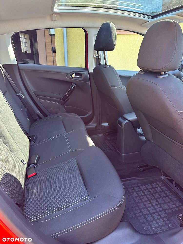 Peugeot 208 1.2 PureTech Allure - 23