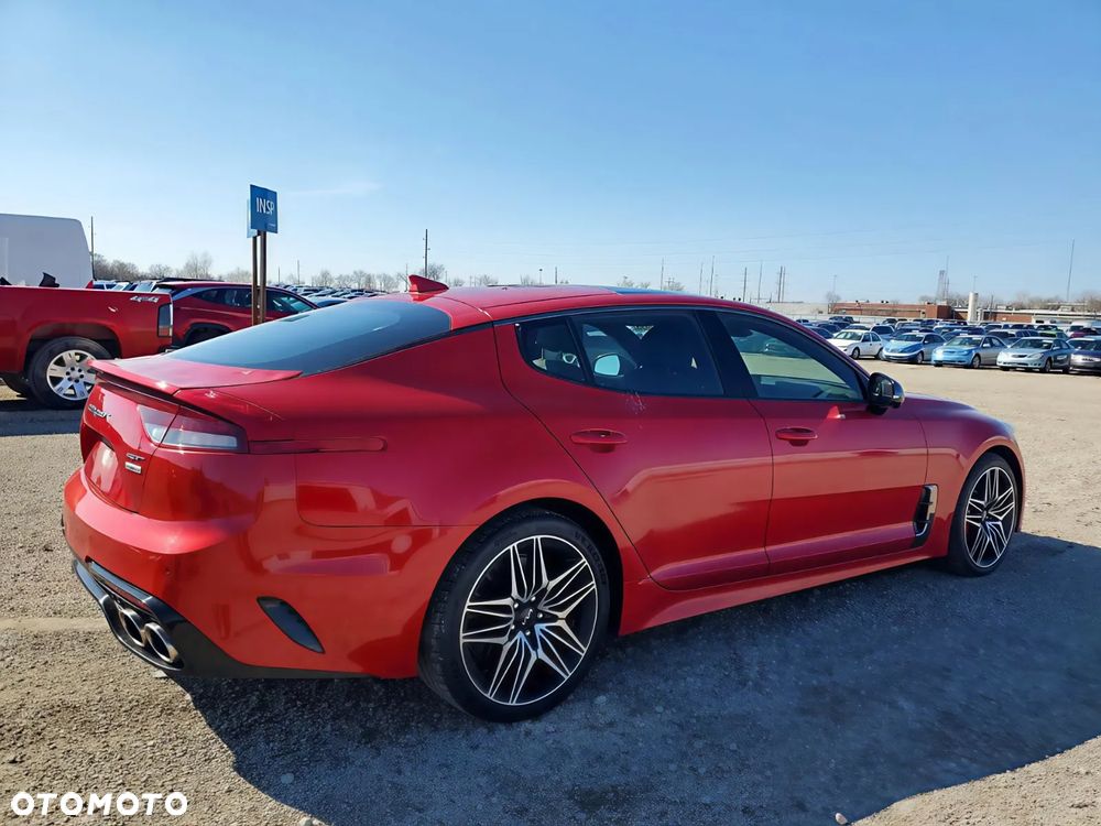 Kia Stinger - 4
