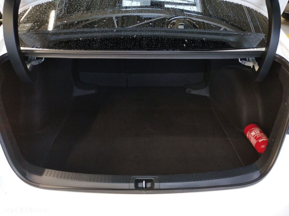 Toyota Corolla 1.8 Hybrid Style - 11