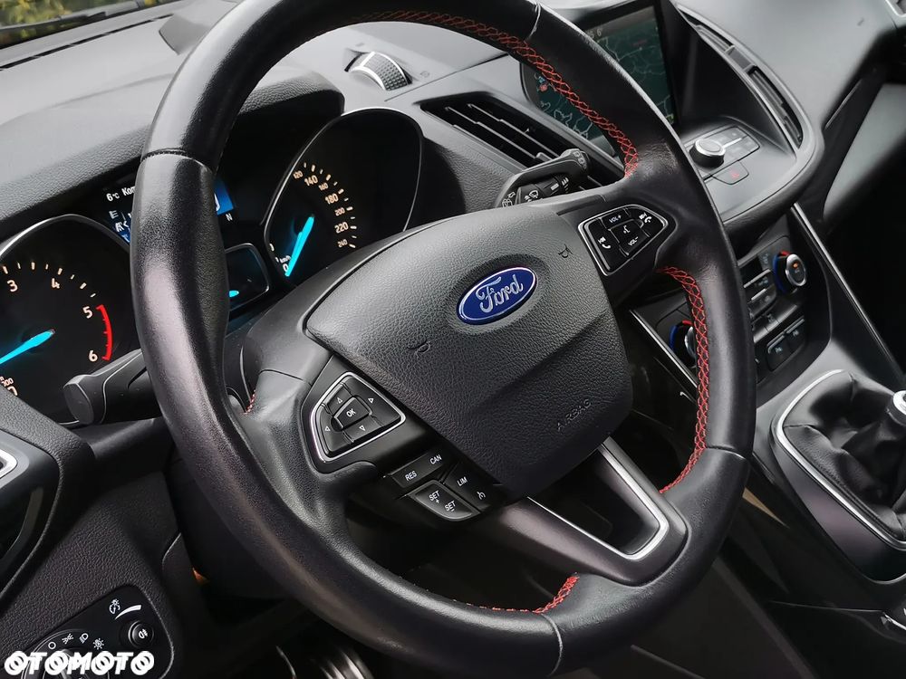 Ford Kuga 2.0 TDCi AWD ST-Line - 26