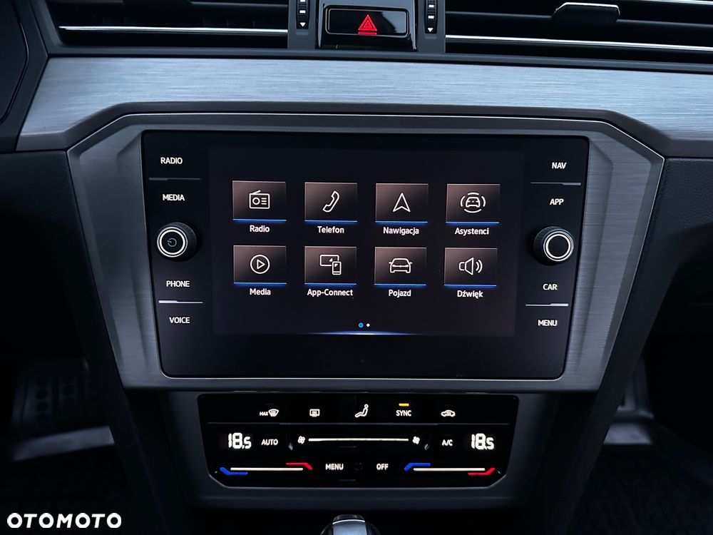 Volkswagen Passat - 21