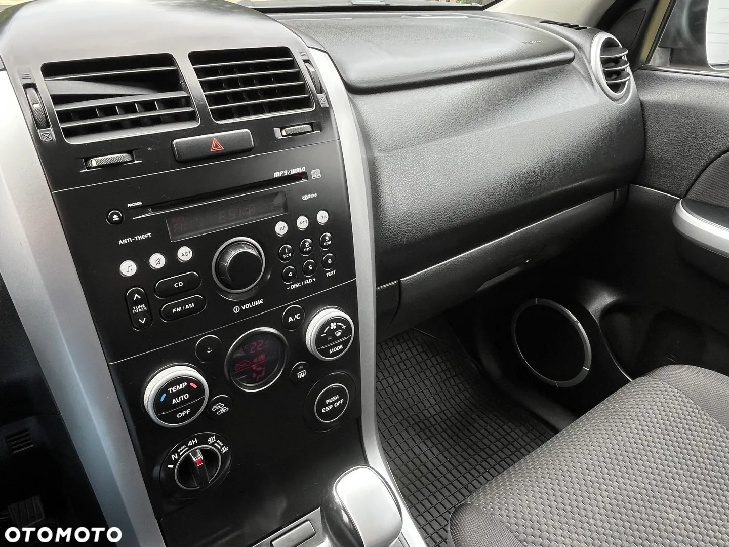 Suzuki Grand Vitara 1.9 DDiS Premium - 27