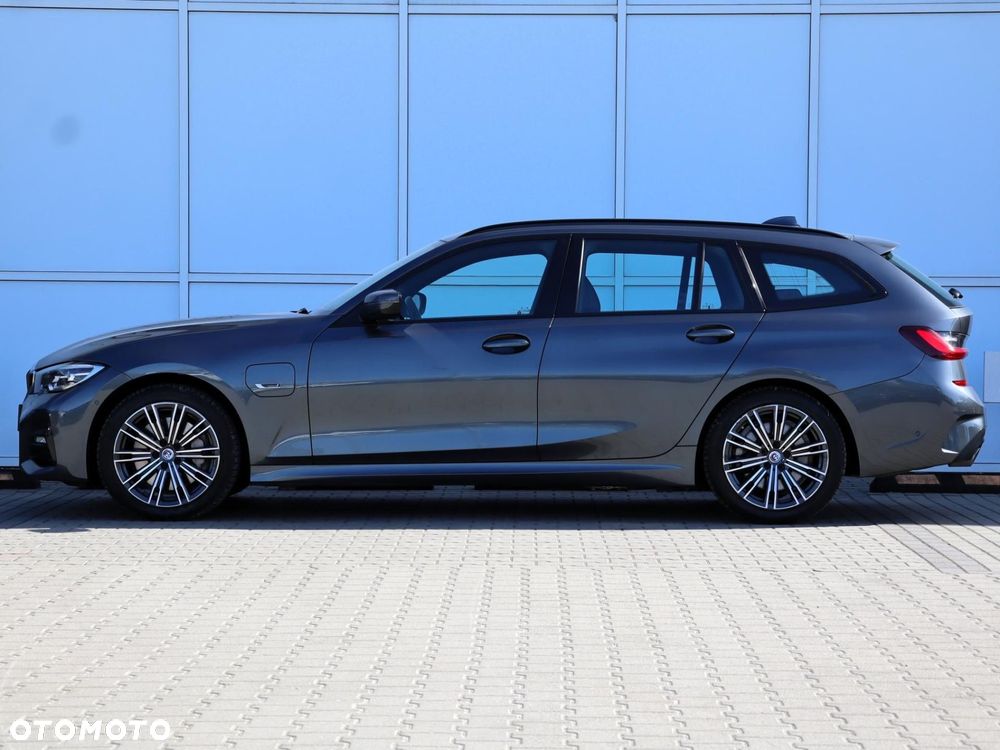BMW Seria 3 330e M Sport sport - 3