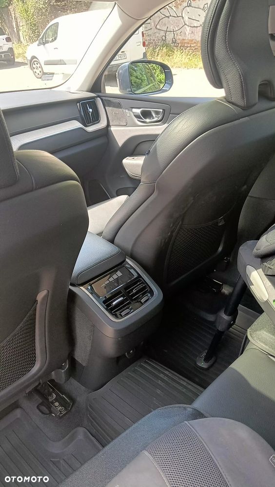 Volvo XC 60 B4 B Essential - 2