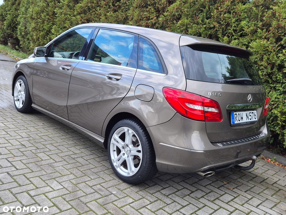 Mercedes-Benz Klasa B 180 7G-DCT UrbanStyle Edition - 9