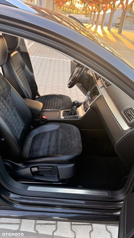 Volkswagen Passat 2.0 TDI Highline - 12