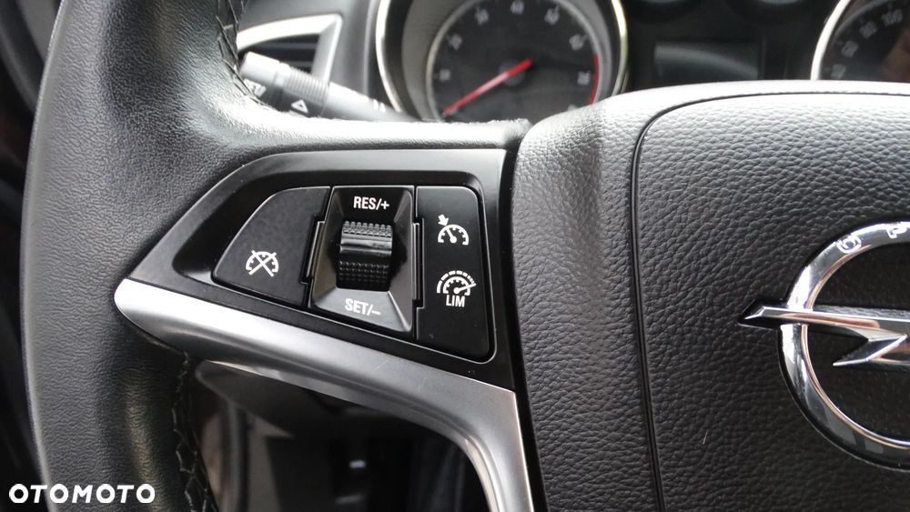 Opel Astra 1.4 Turbo Cosmo - 24