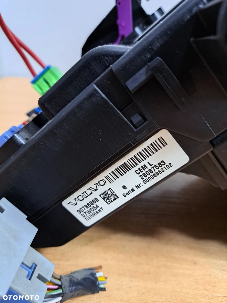 MODUŁ CEM L BSI  MODUŁ KOMFORU VOLVO S60 V70 XC70 XC90 30786889 - 2