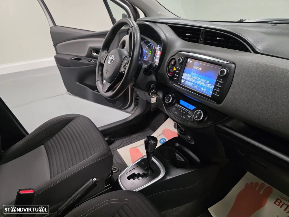 Toyota Yaris 1.5 HSD Comfort +P.Style+P.Techno - 48
