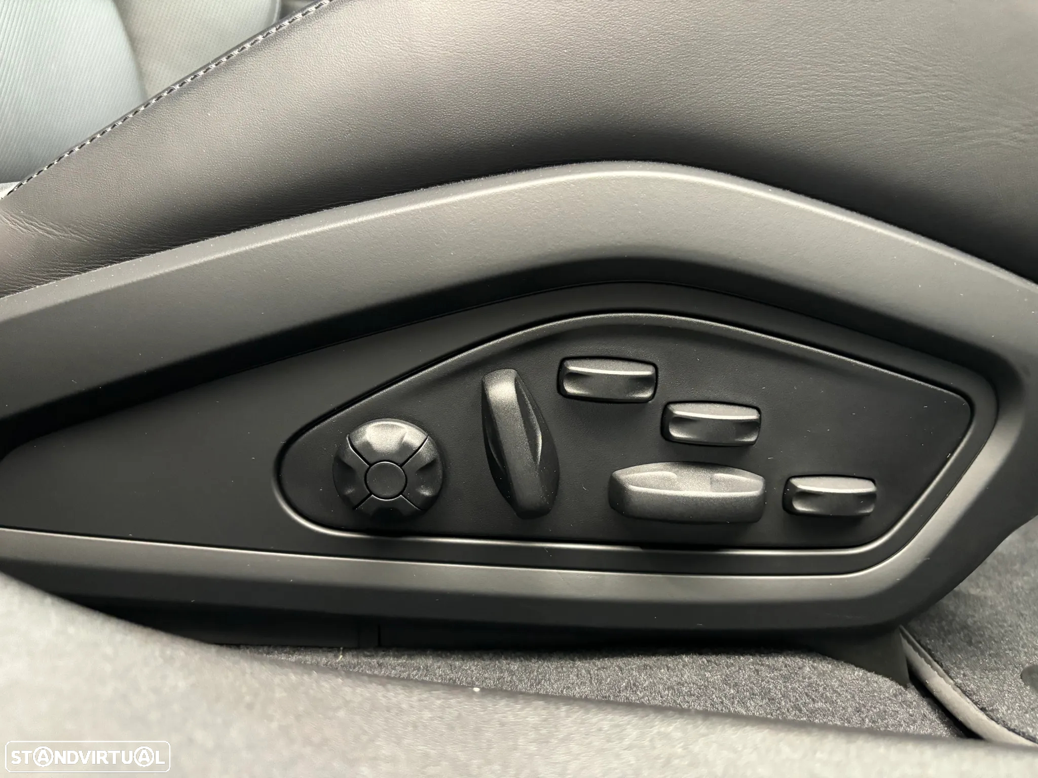 Porsche Taycan Sport Turismo Turbo S - 24