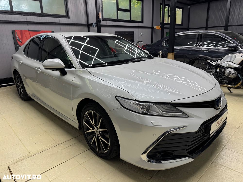 Toyota Camry 2.5 HEV Executive - 3
