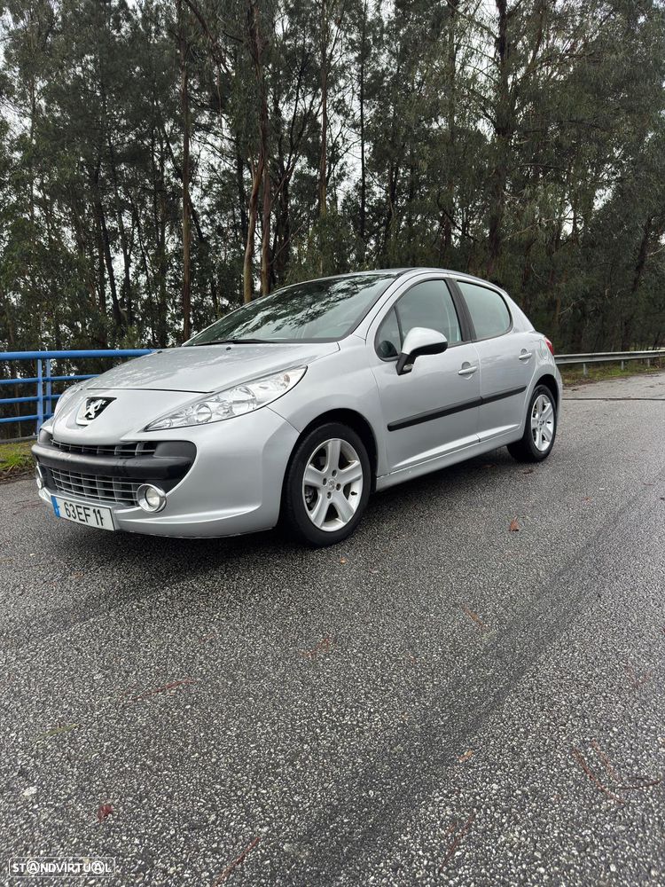 Peugeot 207 1.4 HDi Urban - 2