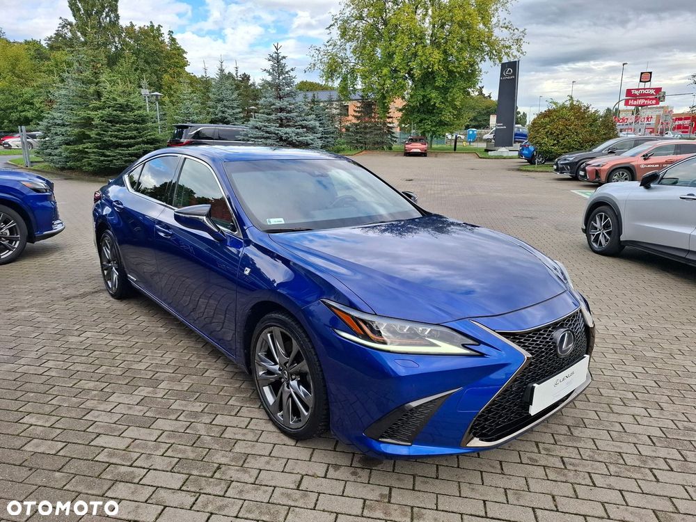 Lexus ES 300h F Sport Edition - 4