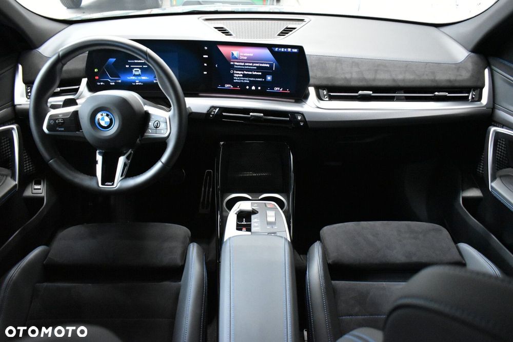 BMW iX2 - 6