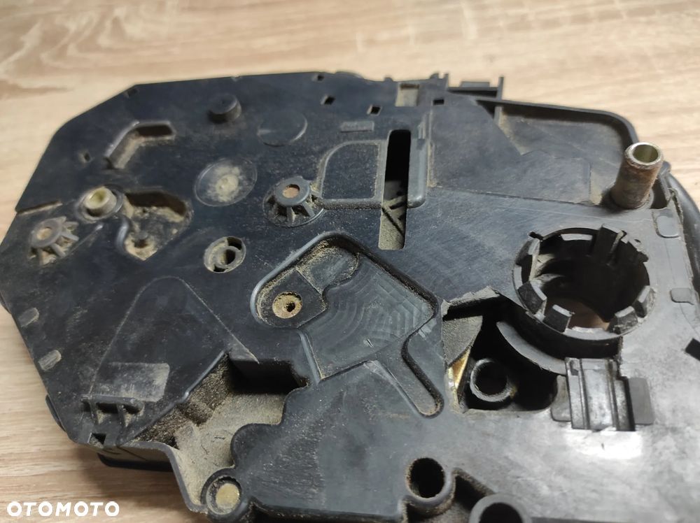 ZAMEK KLAPY TYLNEJ TYŁ VW CADDY 3 04-15R 2K0 2K5 WYSYŁKA !!! - 3