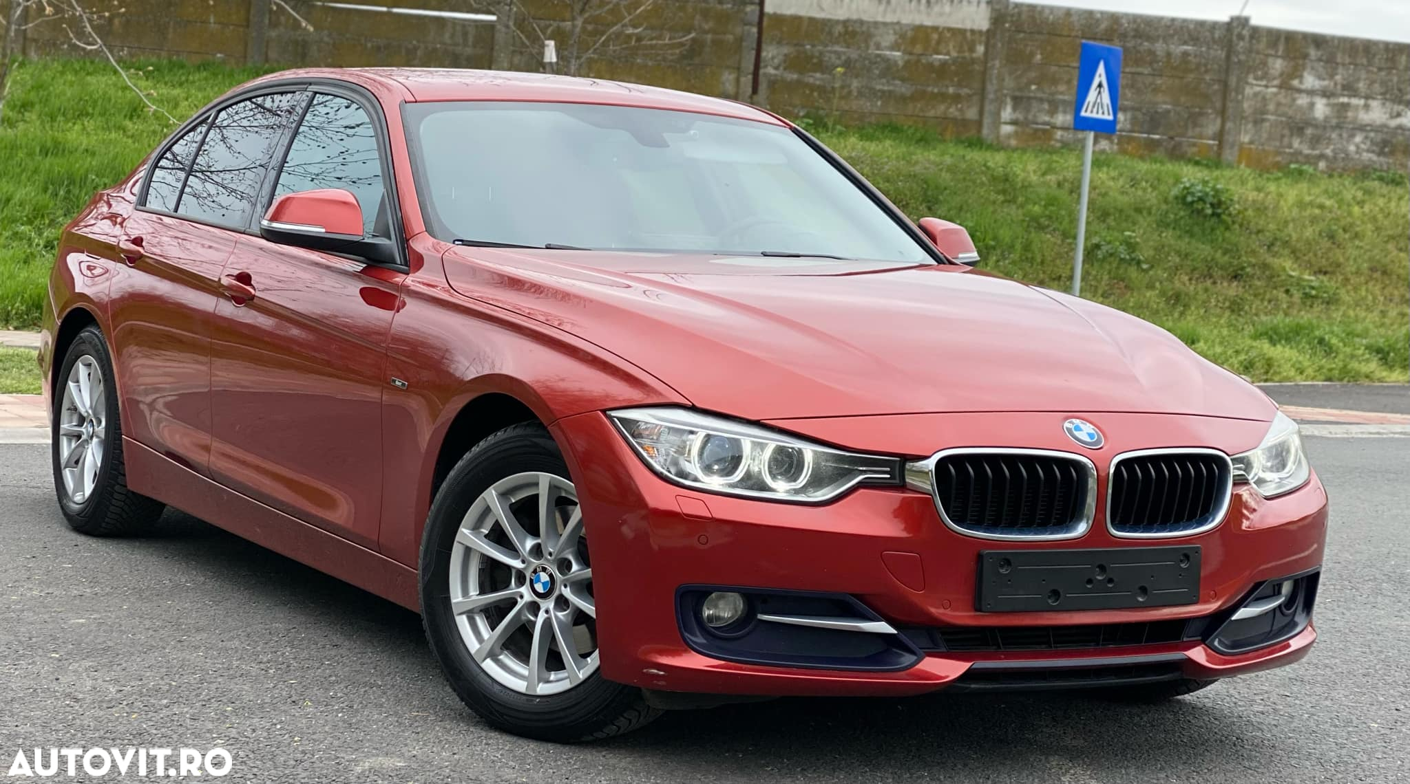 BMW Seria 3 318d DPF Touring Aut. Edition Sport - 3