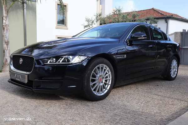 Jaguar XE 2.0 D Prestige