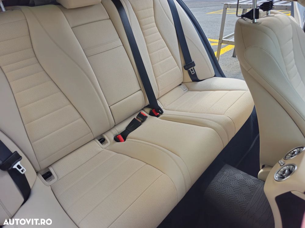 Mercedes-Benz E - 16