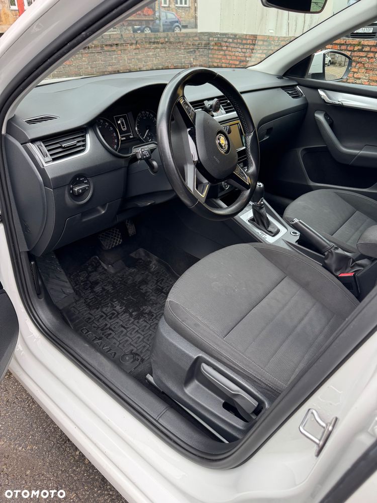 Skoda Octavia 2.0 TDI (Green tec) 4x4 DSG RS - 11