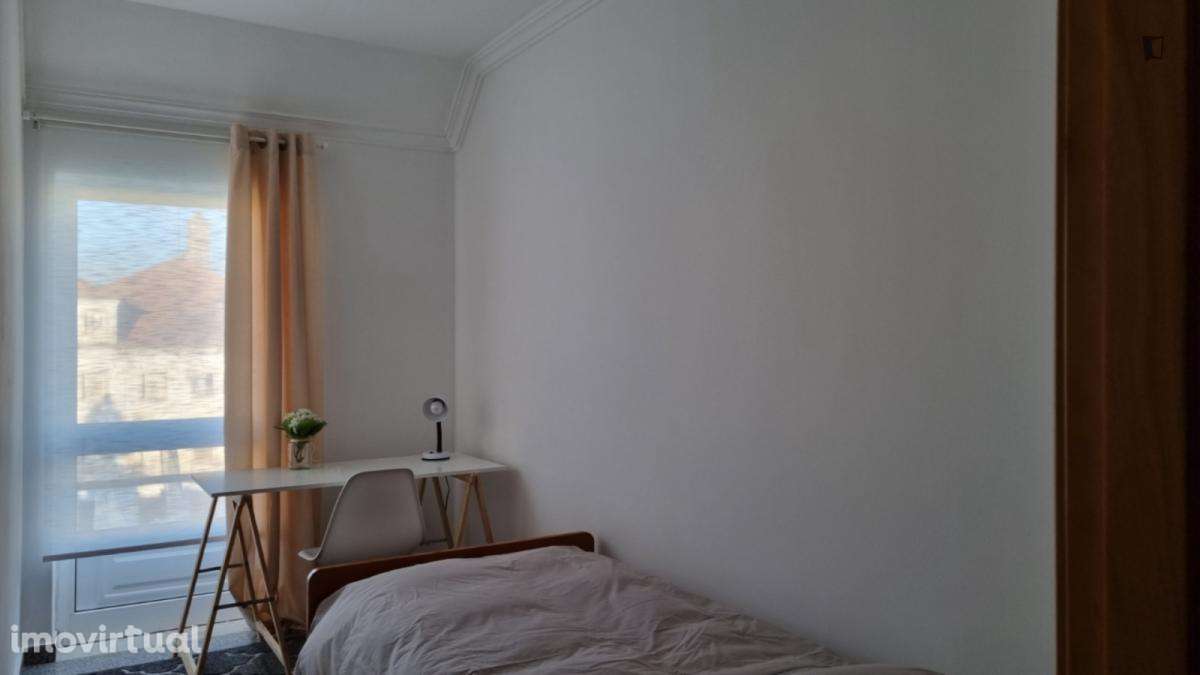 Quarto - localizado em Lisbon - Grande imagem: 5/27