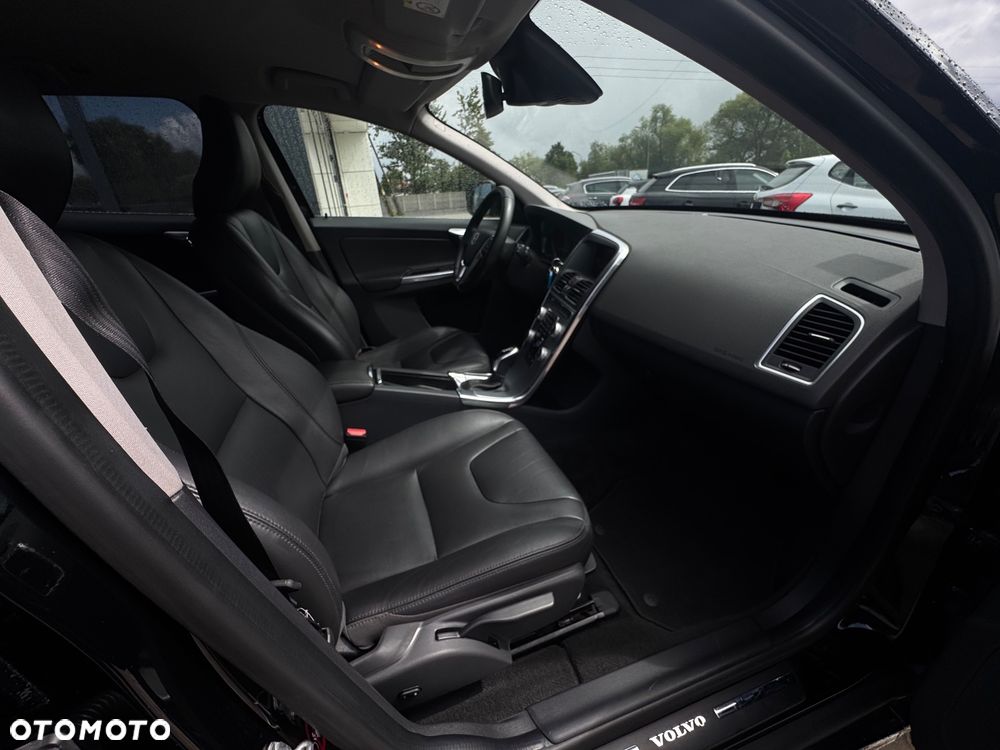 Volvo XC 60 D4 Drive-E Momentum - 22