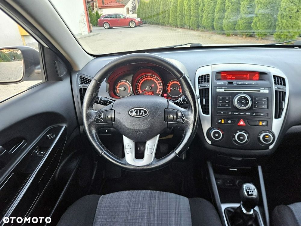 Kia Ceed 1.6 CRDi 90 ISG Spirit - 25