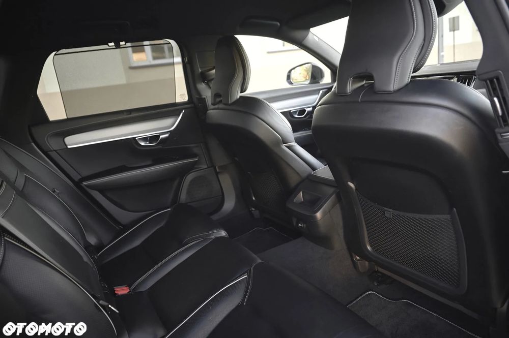 Volvo V90 T4 R-Design - 29