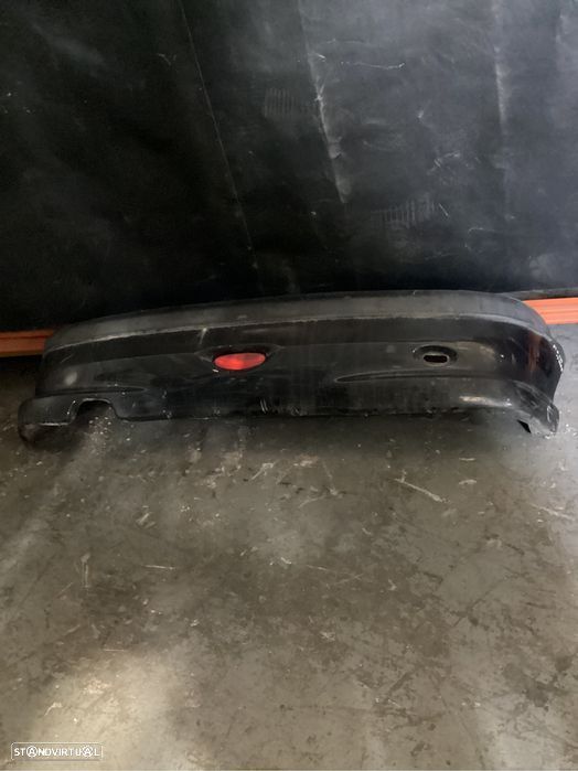 Parachoques traseiro peugeot 206 de 2004 - 1