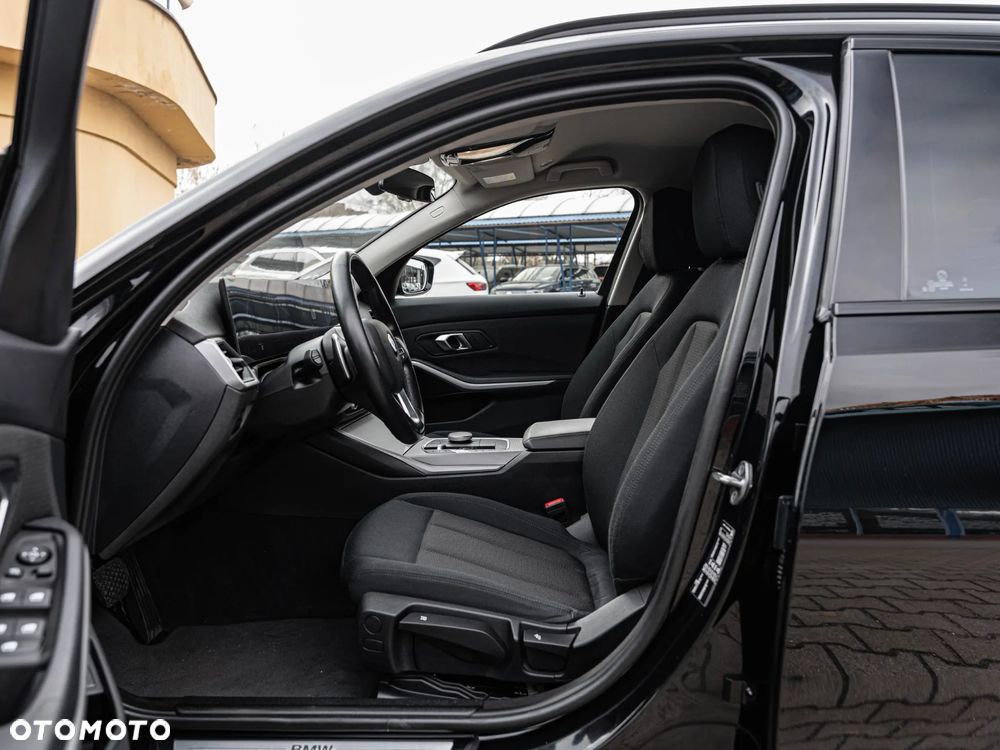 BMW Seria 3 318d - 21