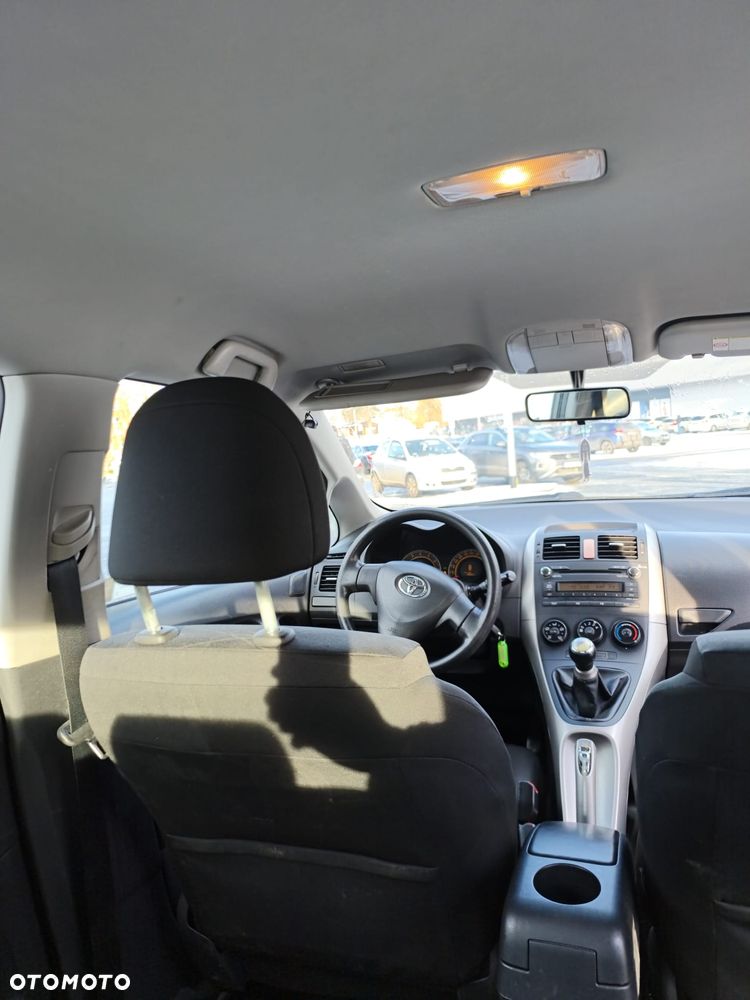 Toyota Auris 1.6 VVT-i Terra - 18