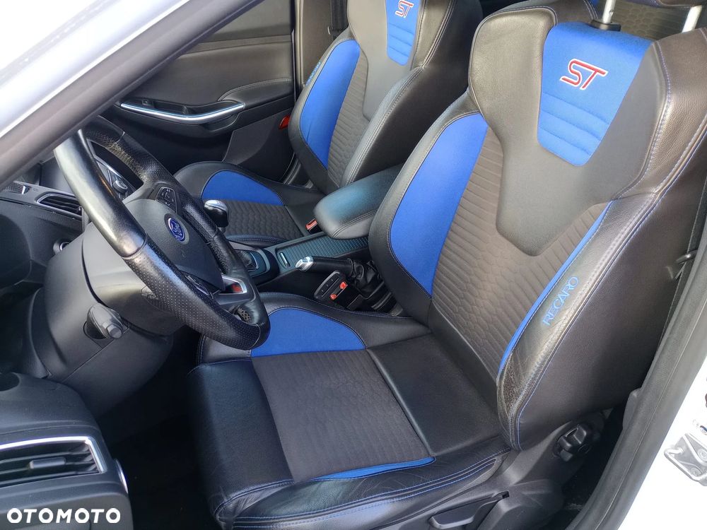 Ford Focus ST - 23