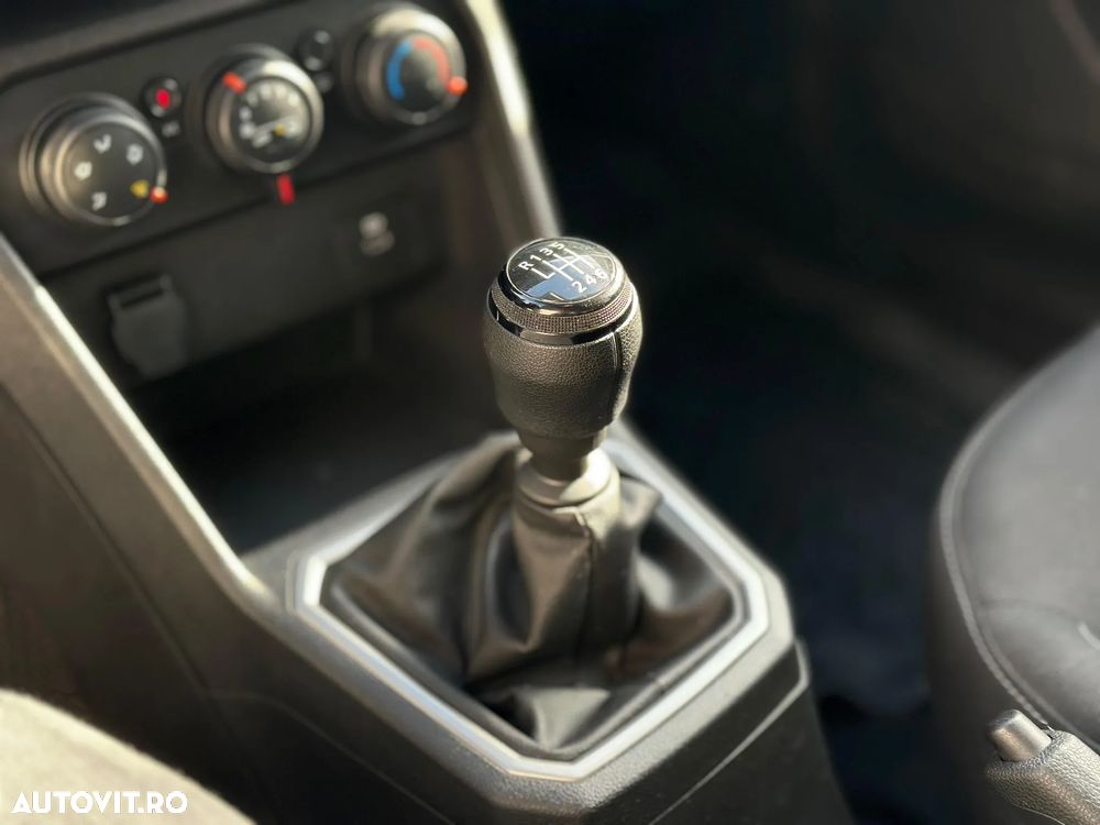 Dacia Logan TCe 90 MT6 Expression - 16