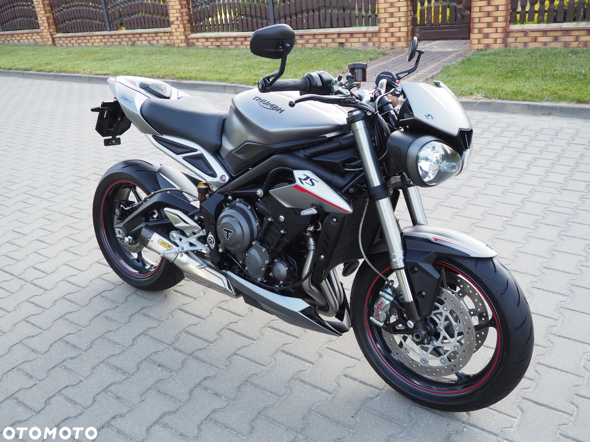 Triumph Street Triple - 38