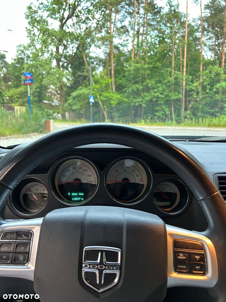 Dodge Challenger - 9