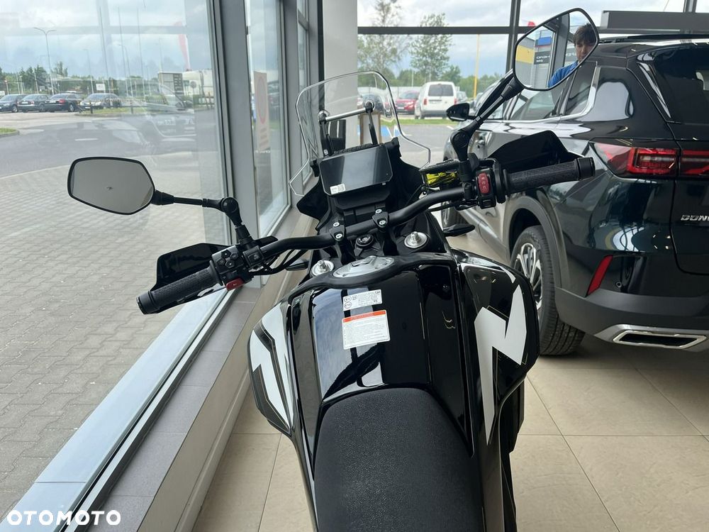 CFMoto MT - 5