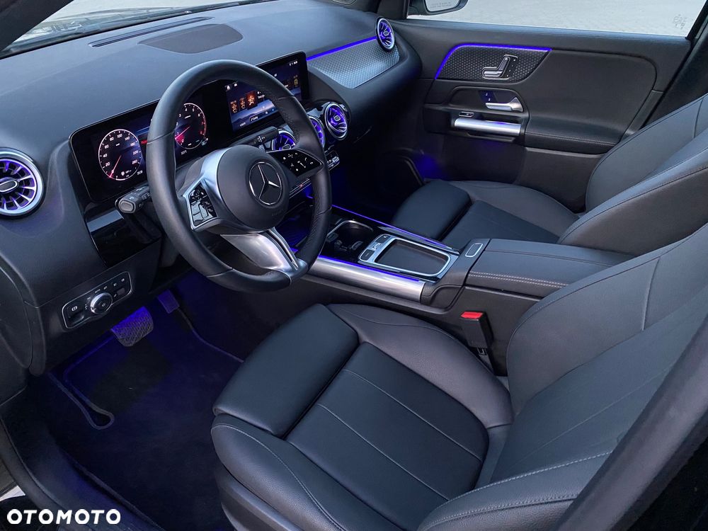 Mercedes-Benz GLA 250 - 25