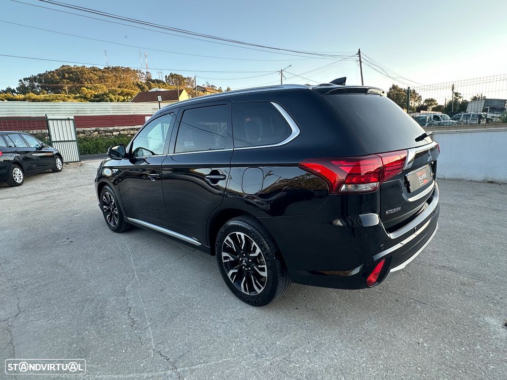 Mitsubishi Outlander 2.0 Intense Navi - 9